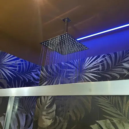 Dimora Del Cuore In Centro Πανσιόν Βιέστε